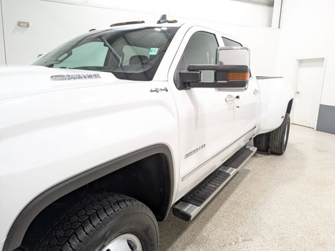 Used 2018 GMC Sierra 3500 SLT w/ Driver Alert Package AWD/4WD image 7