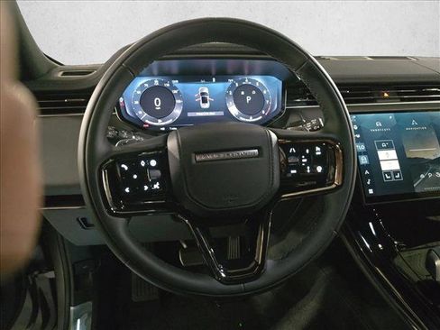 New 2025 Land Rover Range Rover Sport Dynamic SE image 17