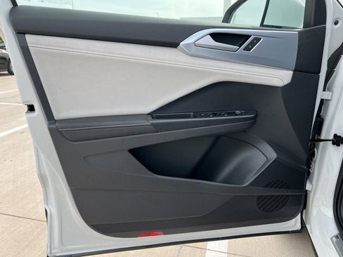 New 2025 Volkswagen Taos S image 7