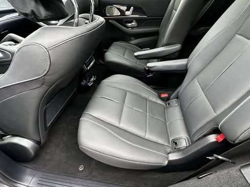 Certified 2025 Mercedes-Benz GLS 450 4MATIC image 25