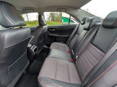 Used 2016 Toyota Camry SE image 25