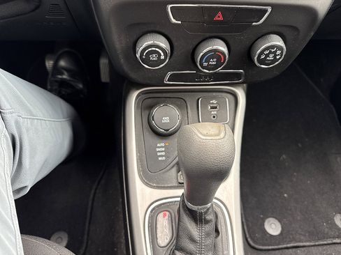 Used 2017 Jeep Compass Sport AWD/4WD image 19