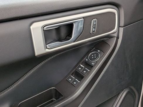 Certified 2020 Ford Explorer XLT w/ Equipment Group 202A image 15