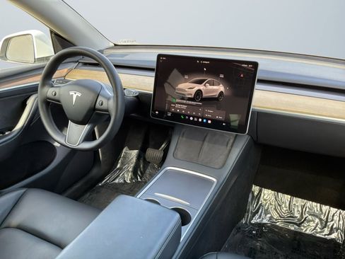 Used 2023 Tesla Model Y Long Range AWD/4WD image 14