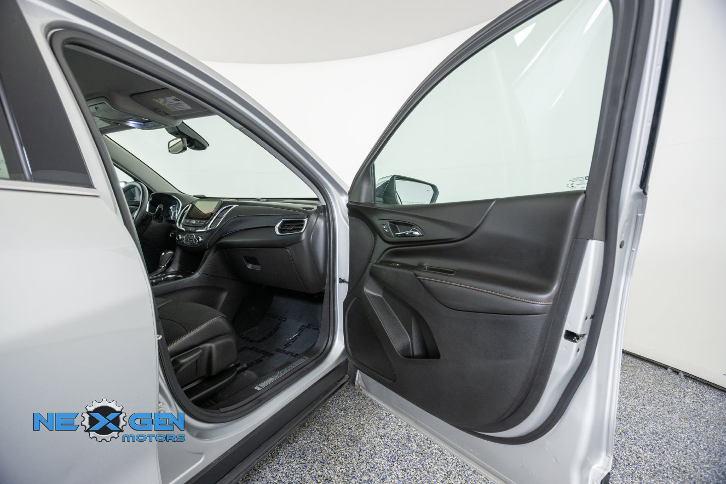 Used 2021 Chevrolet Equinox Premier AWD/4WD image 38