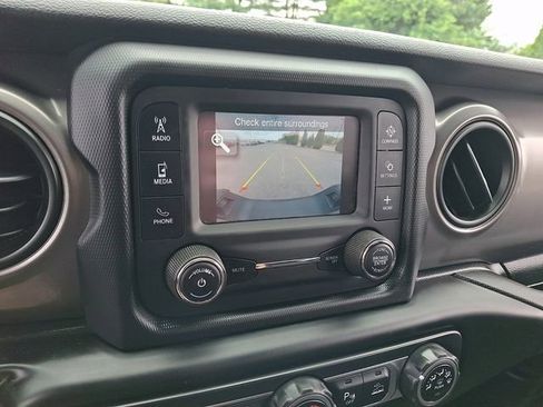 Used 2021 Jeep Gladiator Sport AWD/4WD image 18