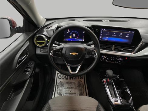 Used 2024 Chevrolet Trax LT w/ Driver Confidence Package FWD image 13