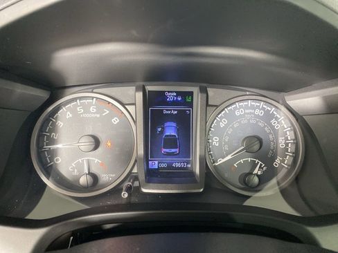 Used 2019 Toyota Tacoma TRD Sport w/ Technology Package image 6