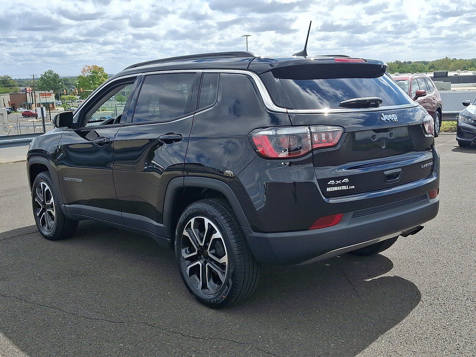 Certified 2022 Jeep Compass Limited w/ Sun and Sound Group AWD/4WD image 4