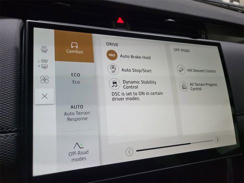 New 2025 Land Rover Discovery Sport Dynamic SE image 34