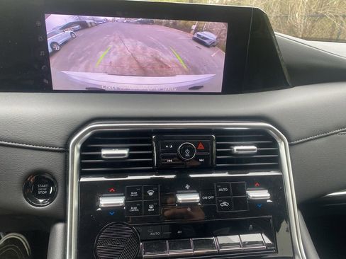 Used 2025 Nissan Armada SV image 22