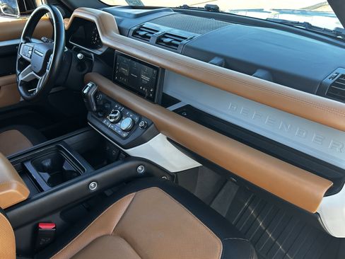 Used 2023 Land Rover Defender 110 X-Dynamic SE image 11