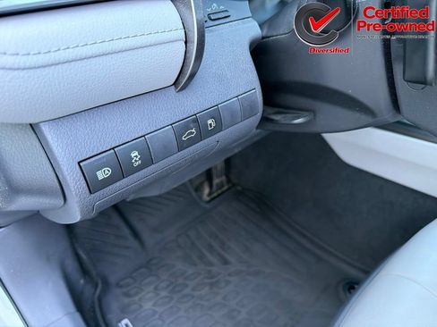 Used 2018 Toyota Camry SE w/ Audio Package FWD image 42
