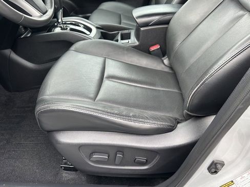 Used 2014 Nissan Rogue SL image 25