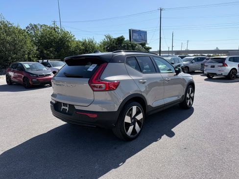 Certified 2025 Volvo EX40 Ultra AWD/4WD image 4
