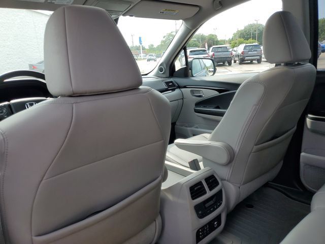 Used 2016 Honda Pilot Touring image 32