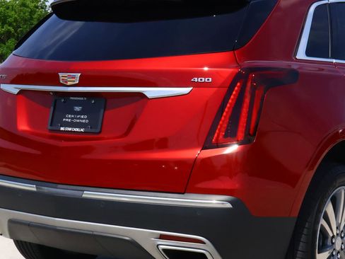 Used 2025 Cadillac XT5 Premium Luxury FWD image 11