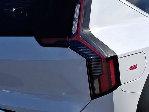 Used 2026 Kia EV9 Light image 12