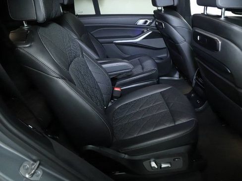 Used 2023 BMW X7 xDrive40i w/ M Sport Package AWD/4WD image 30