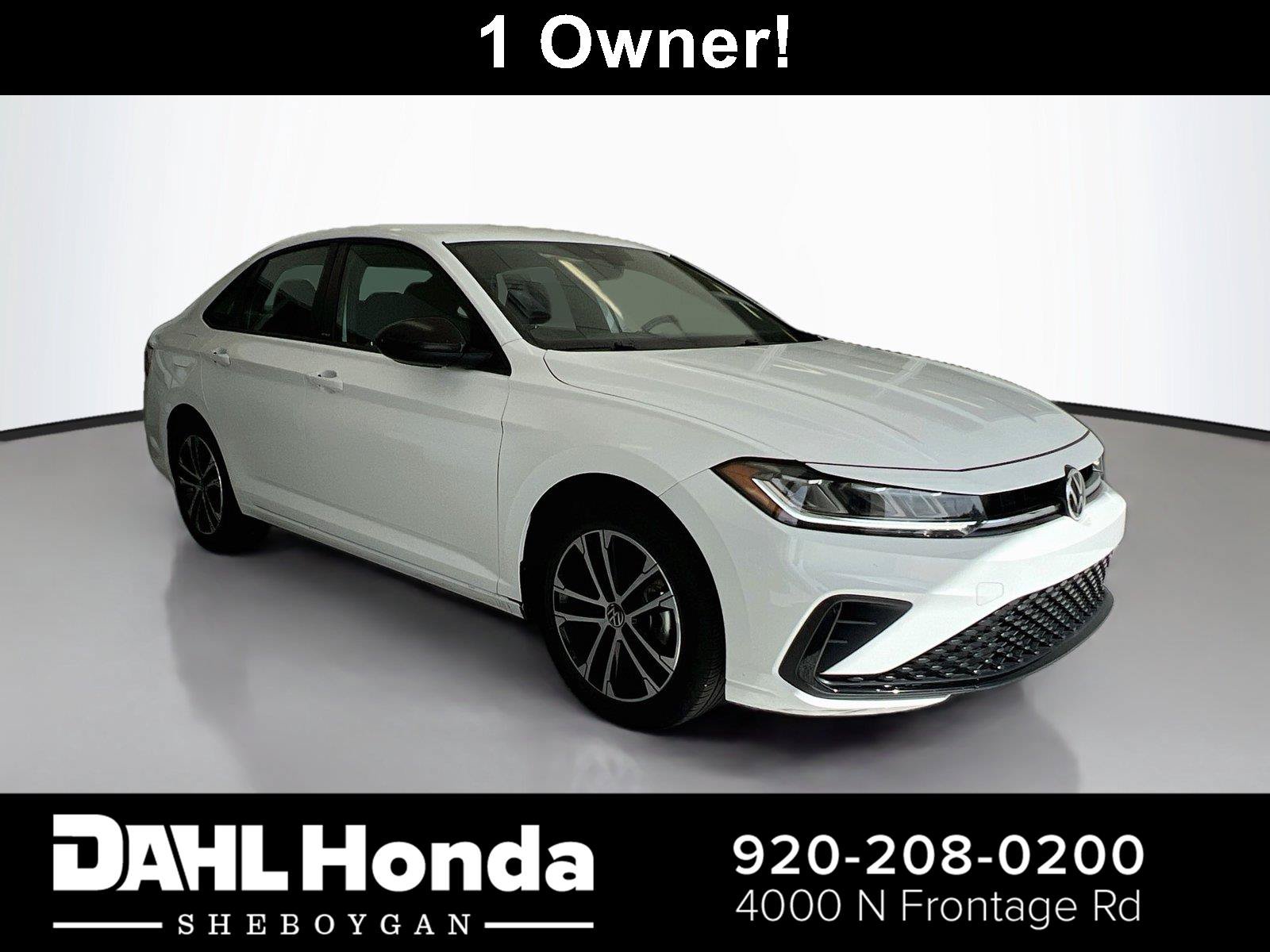 Used 2025 Volkswagen Jetta Sport FWD image 1
