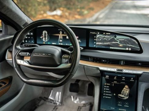 Used 2023 Lucid Air Touring image 29