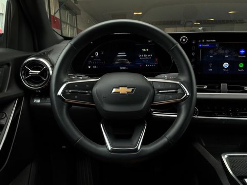 Used 2025 Chevrolet Equinox LT FWD image 30