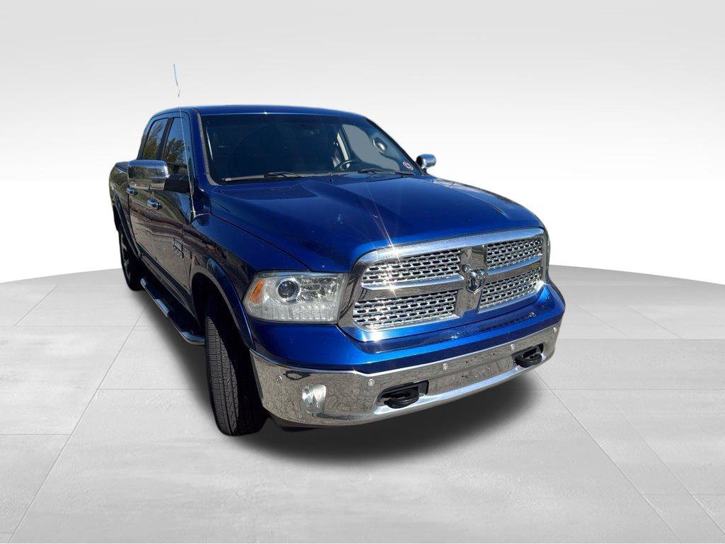 Used 2015 RAM 1500 Laramie w/ Convenience Group AWD/4WD image 3