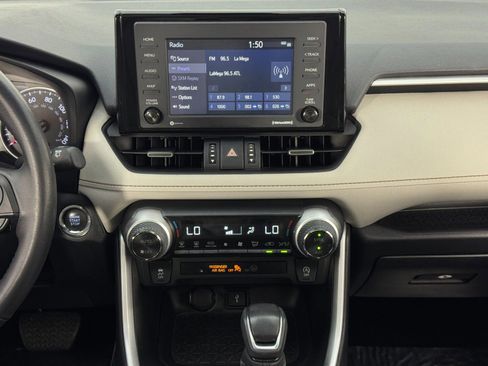 Used 2022 Toyota RAV4 XLE Premium image 23