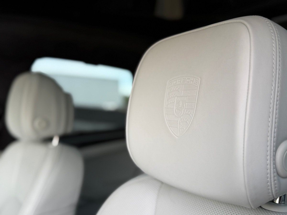 Used 2021 Porsche Macan Turbo AWD/4WD image 20