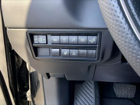 Used 2023 Toyota Tundra Limited AWD/4WD image 36