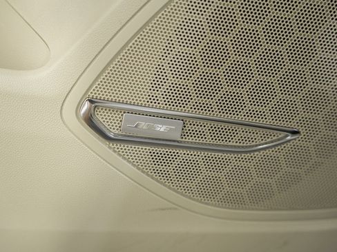 Used 2022 Buick Envision Essence w/ Technology Package I FWD image 40