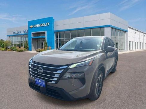 Used 2025 Nissan Rogue SV AWD/4WD image 1