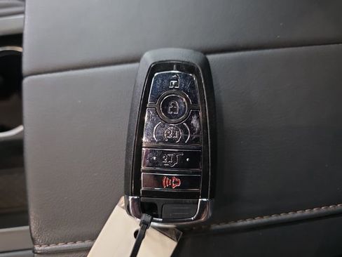 Used 2024 Lincoln Nautilus Premier w/ Jet Appearance Package AWD/4WD image 34