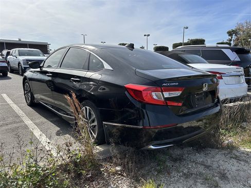Used 2018 Honda Accord Touring image 10