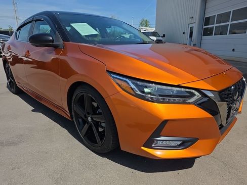 Used 2021 Nissan Sentra SR w/ SR Premium Package image 3