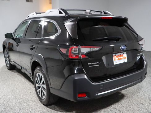 Used 2023 Subaru Outback Premium AWD/4WD image 9