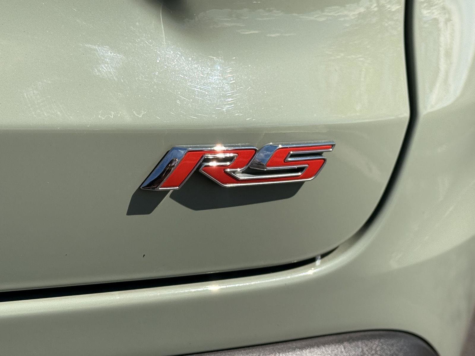 Used 2024 Chevrolet Trax RS w/ Sunroof Package FWD image 19