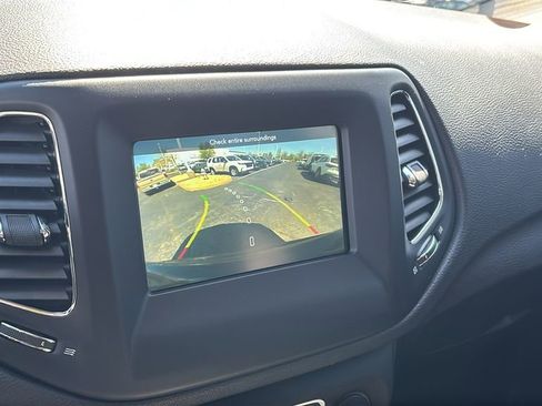 Used 2020 Jeep Compass Latitude w/ Cold Weather Group AWD/4WD image 22