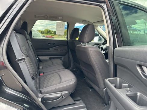 Used 2024 Nissan Pathfinder S AWD/4WD image 18