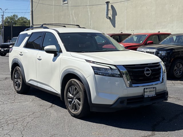 Certified 2022 Nissan Pathfinder SV AWD/4WD image 1