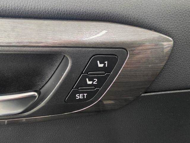 Used 2022 Toyota Highlander Platinum AWD/4WD image 36