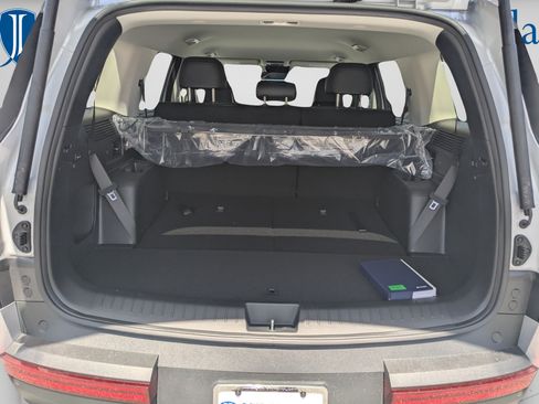 New 2027 Hyundai Santa Fe SEL FWD image 11