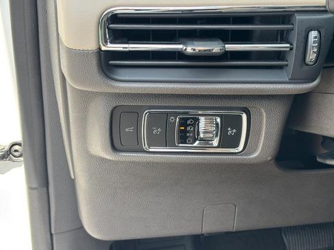 Used 2023 Lincoln Corsair FWD image 18