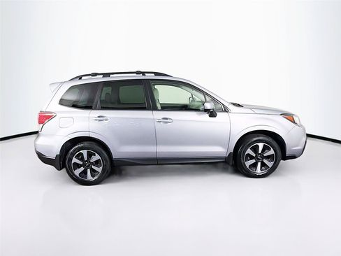 Used 2018 Subaru Forester 2.5i Premium AWD/4WD image 12