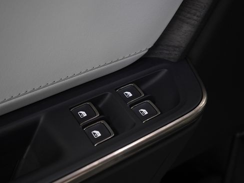 Used 2025 Rivian R1T Adventure image 21