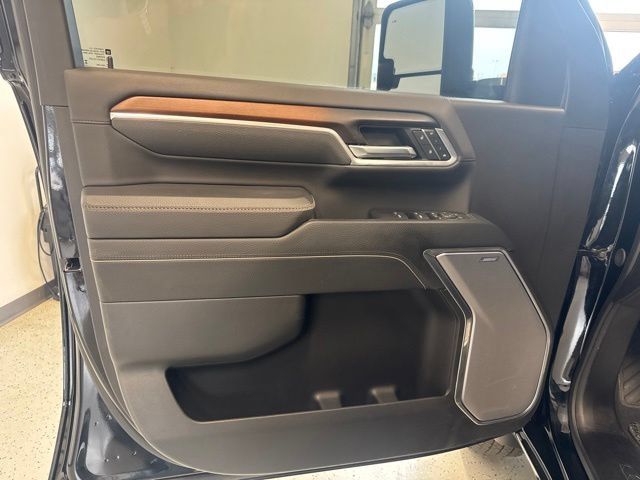 Used 2025 GMC Sierra 3500 Denali AWD/4WD image 44