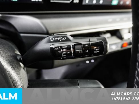 Used 2024 Kia EV9 Wind image 32