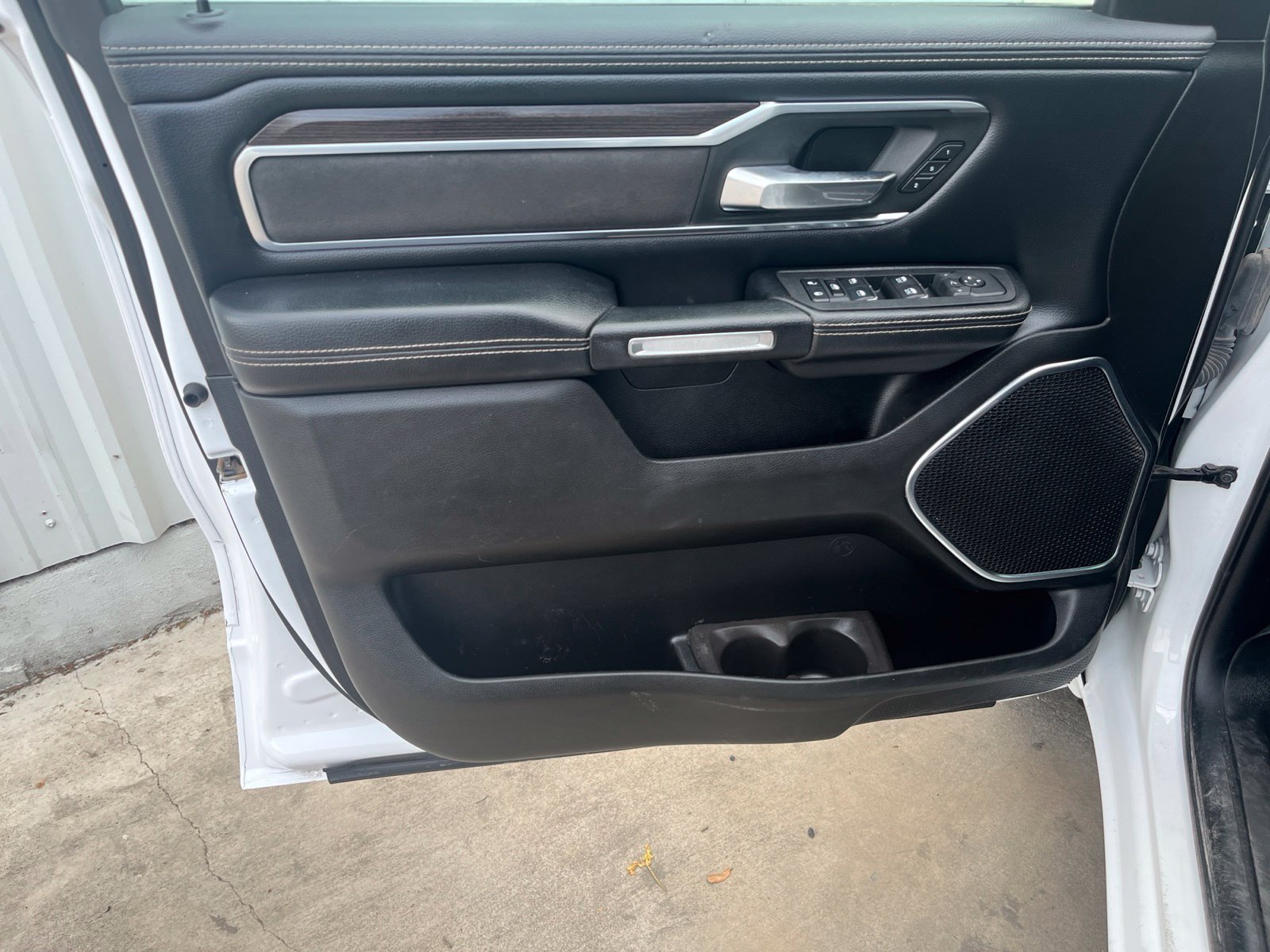 Used 2025 RAM 1500 Laramie AWD/4WD image 11