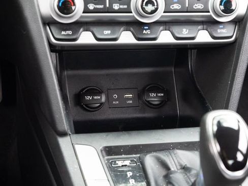 Used 2020 Hyundai Elantra SE w/ Cargo Package (C1) FWD image 18