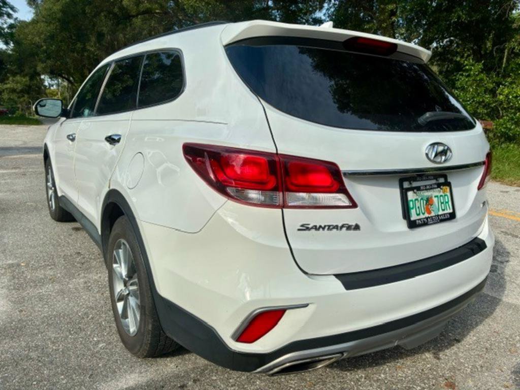 Used 2017 Hyundai Santa Fe SE w/ Cargo Package AWD/4WD image 3